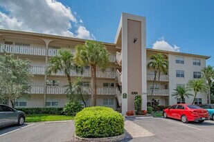 2301 Lucaya Ln in Coconut Creek, FL - Building Photo