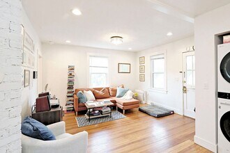914 Montrose Ave in Charlottesville, VA - Building Photo - Building Photo