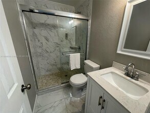 2240 Simms St in Hollywood, FL - Building Photo - Building Photo