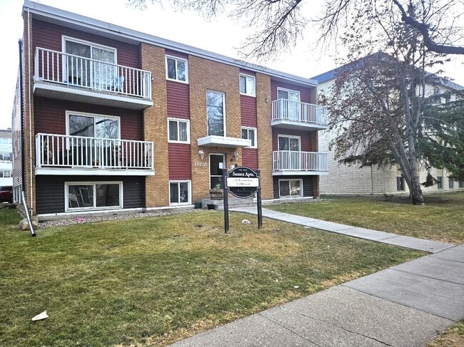 property at 10235-10113 113 St