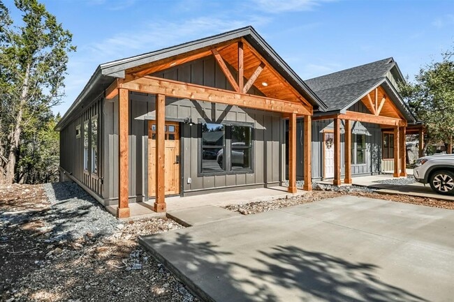 property at 122 Shady Bluff Dr