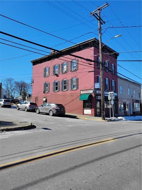 1 Main St in Walden, NY - Building Photo