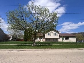 396 Ridgeland Ave in West Chicago, IL - Building Photo - Building Photo