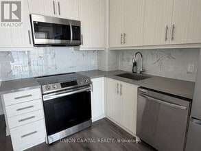 105 Oneida Crescent in Richmond Hill, ON - Building Photo - Building Photo