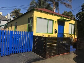 309 N Venice Blvd, Unit REAR in Los Angeles, CA - Foto de edificio - Building Photo