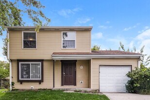 822 Woodlark Dr in Indianapolis, IN - Building Photo