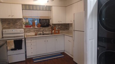 33 Taunton Rd E in Oshawa, ON - Building Photo - Building Photo