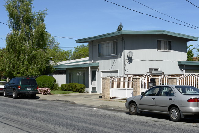 1505 Oxford St in Redwood City, CA - Building Photo - Building Photo