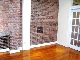 East 10th Street, Unit 16 in New York, NY - Building Photo