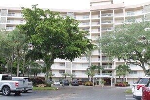 3507 Oaks Way in Pompano Beach, FL - Building Photo