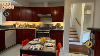 4059 Liverpool St in Port Coquitlam, BC - Building Photo - Building Photo