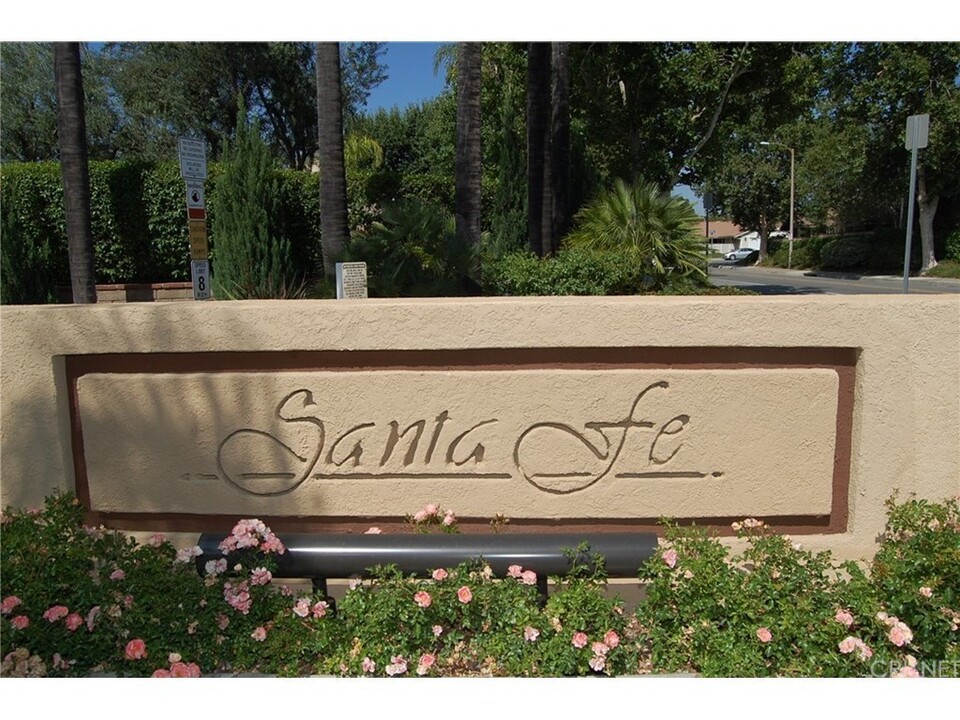 23705 Del Monte Dr. in Santa Clarita, CA - Building Photo