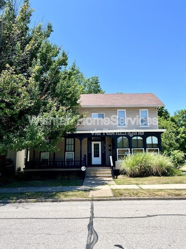 322 S Madison St in Macomb, IL - Building Photo - Building Photo
