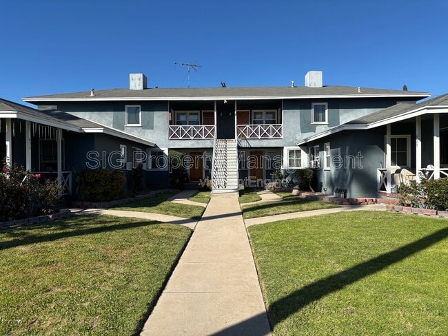 property at 629 W Glenoaks Blvd