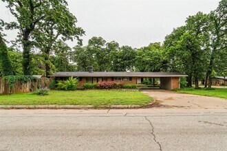 6741 Tall Oaks Dr in Oklahoma City, OK - Building Photo - Building Photo