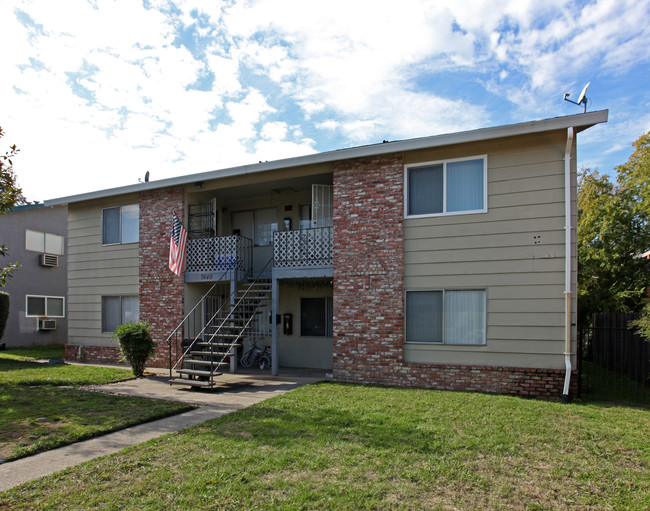 7449 Tiara Way in Citrus Heights, CA - Building Photo - Building Photo