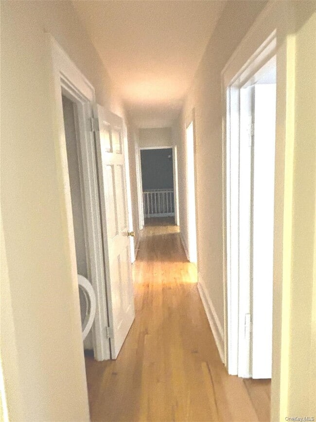1 E Carver St in Huntington, NY - Building Photo - Building Photo