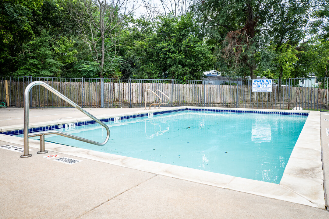 Springdale Estates Apartments in Austin, TX - Foto de edificio