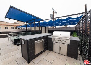 14 Brooks Ave in Los Angeles, CA - Building Photo - Building Photo