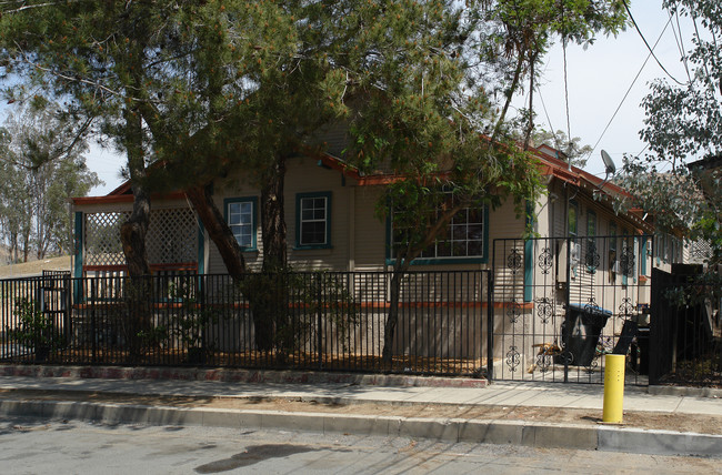 226 Ellis St in Lake Elsinore, CA - Building Photo - Building Photo