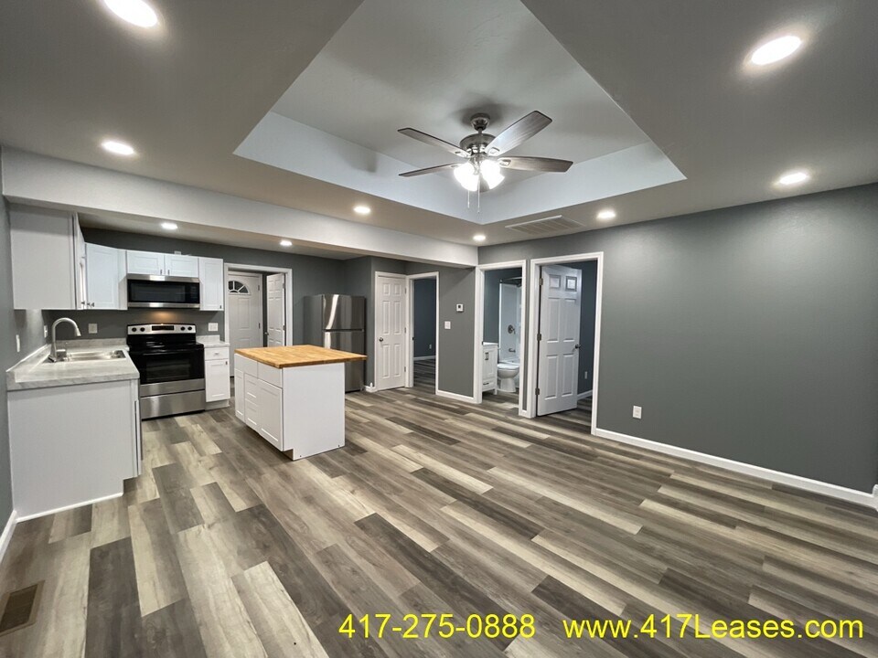 2126 N Park Ave in Springfield, MO - Building Photo