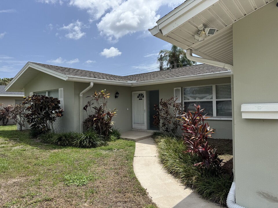 1400 Viewtop Dr in Clearwater, FL - Building Photo