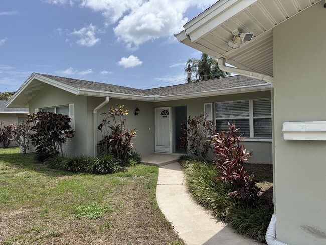 property at 1400 Viewtop Dr