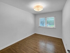 1527 Queensbury Ave in Los Altos, CA - Building Photo - Building Photo