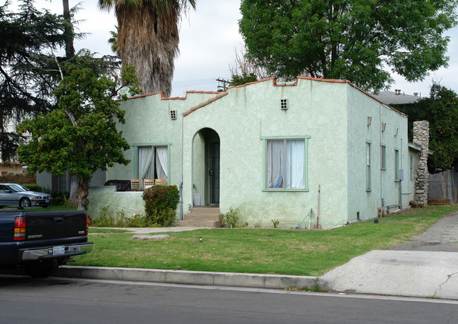 1445 E Maple St in Glendale, CA - Building Photo - Building Photo