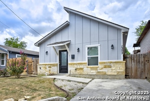 1303 Lombrano St in San Antonio, TX - Building Photo - Building Photo