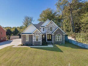 601 Joyce Ave in Lewisburg, TN - Foto de edificio - Building Photo