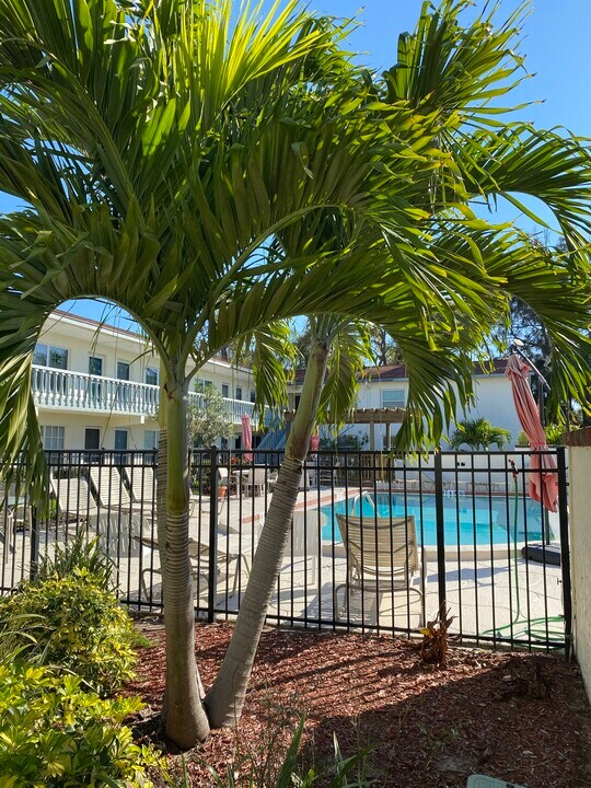 300 Monroe Ave, Unit 11 in Cape Canaveral, FL - Building Photo