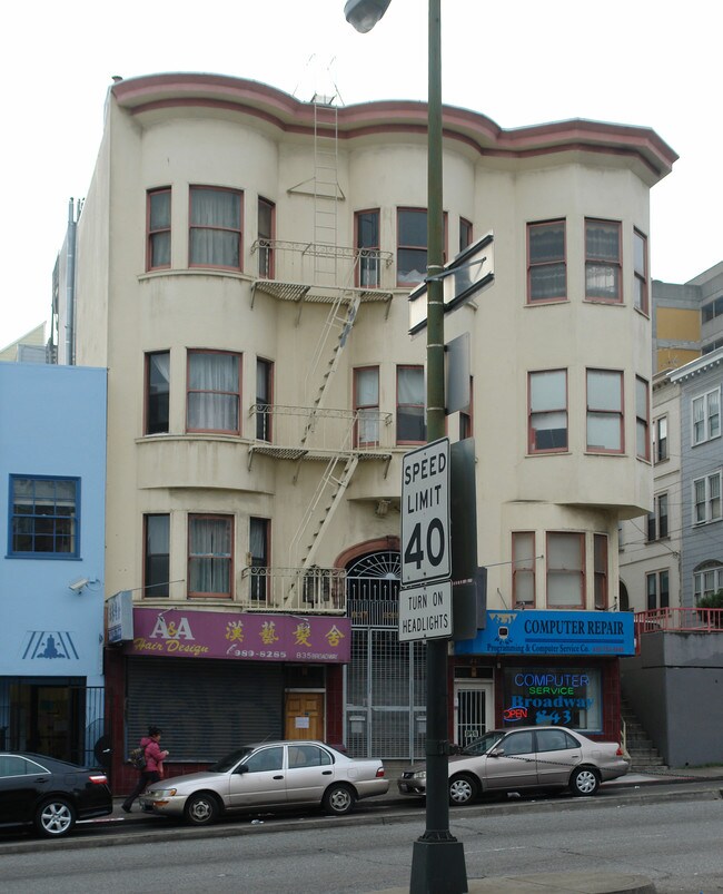 835-843 Broadway in San Francisco, CA - Foto de edificio - Building Photo