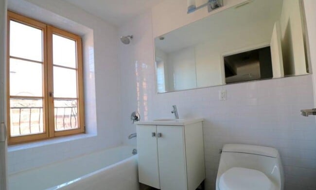 145 Mulberry St in New York, NY - Building Photo - Building Photo