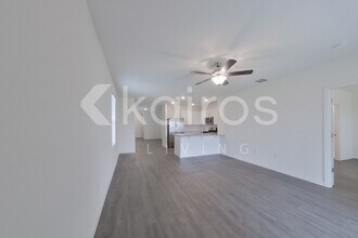 31961 Katelin Cir in Leesburg, FL - Foto de edificio - Building Photo