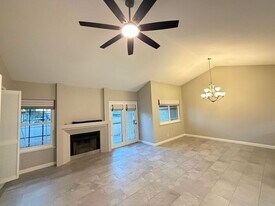 3105 La Mancha Way in Henderson, NV - Building Photo