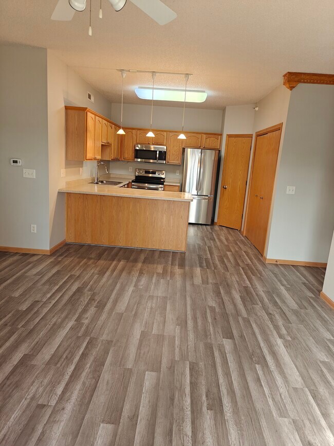 515 Penn Ct in North Liberty, IA - Foto de edificio - Building Photo