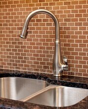 206 E 4th St in Waterloo, IA - Building Photo - Building Photo