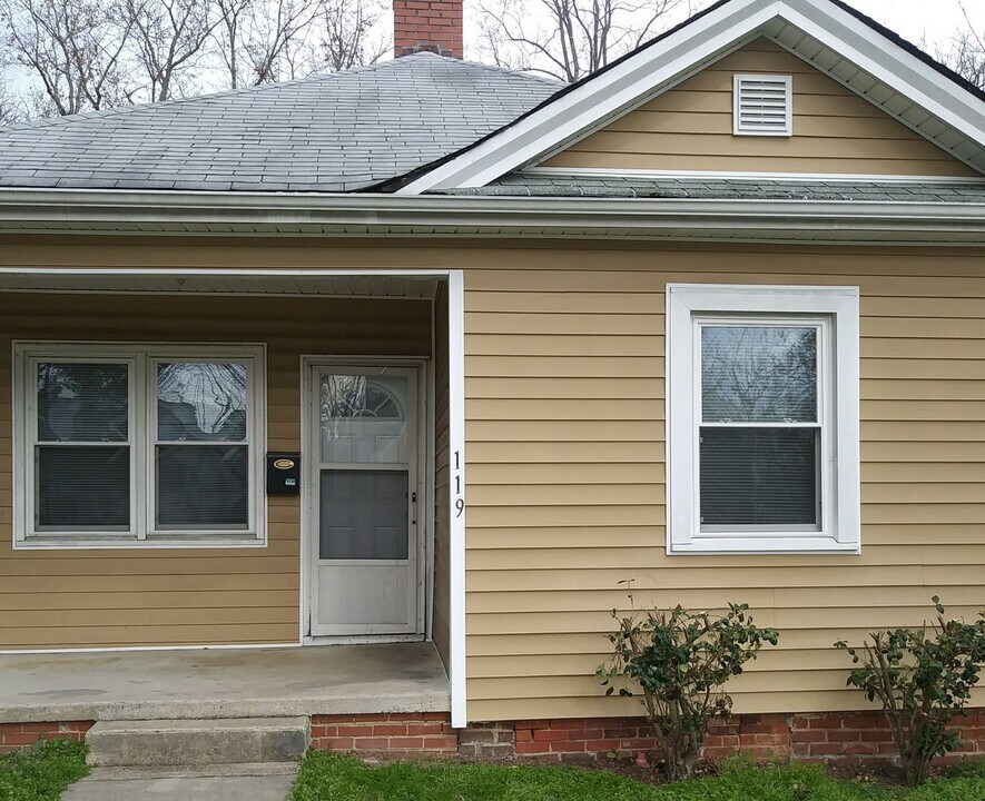 119 S Graham St in Chapel Hill, NC - Building Photo