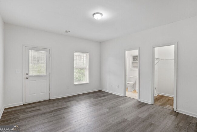2145 Hollywood Dr NW in Atlanta, GA - Building Photo - Building Photo