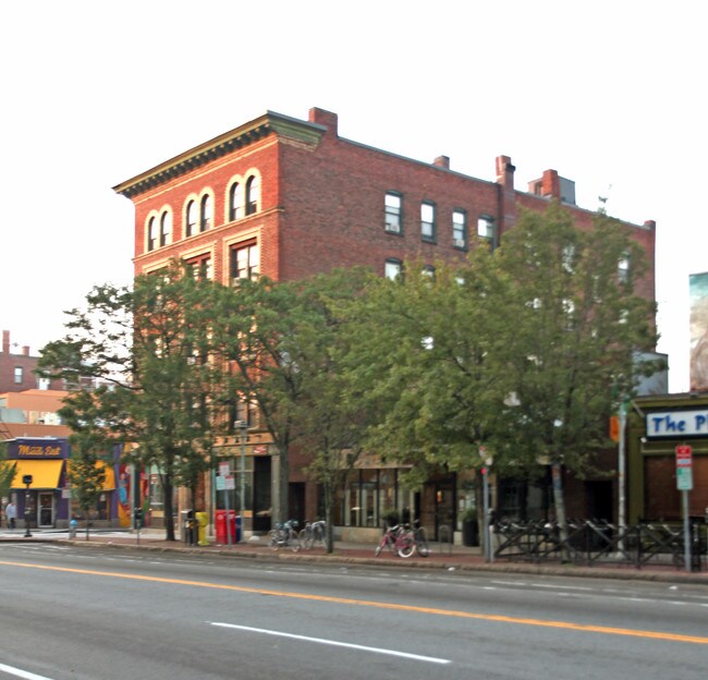 492-496 Massachusetts Ave in Cambridge, MA - Building Photo - Building Photo