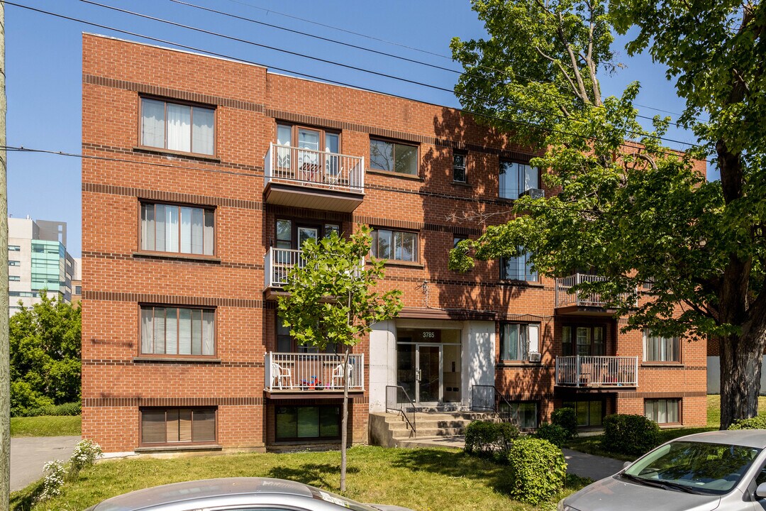 3785 Dupuis Av in Montréal, QC - Building Photo