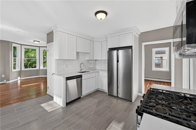 55 Warren St, Unit Apt 1