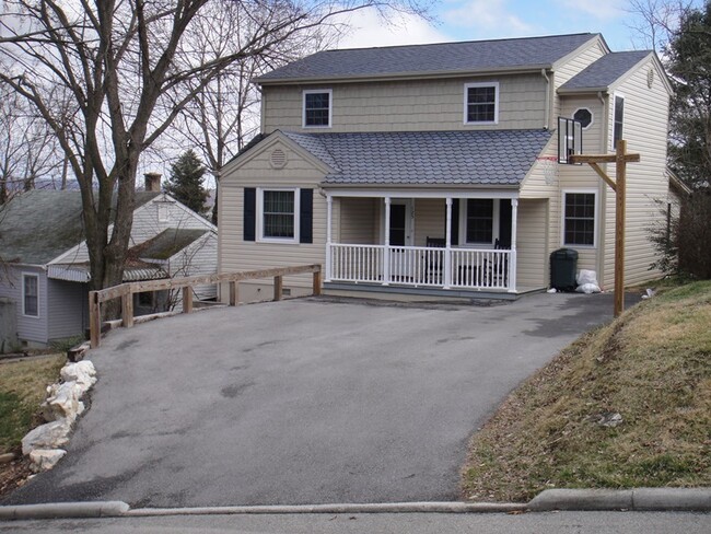 property at 125 Monroe St