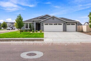 7631 E Merganser Dr in Nampa, ID - Building Photo