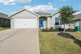 3905 Northpointe Drive in Denton, TX - Building Photo - Building Photo