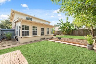 8427 Brickhaven Ln in Houston, TX - Building Photo - Building Photo