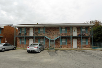 Jeff Davis Apartments in Ocean Springs, MS - Building Photo - Building Photo