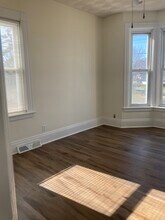 70 Hedley Ave, Unit 70 Hedley Ave.1st Floor in Johnston, RI - Foto de edificio - Building Photo