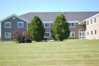 95 Hughes Rd in Mapleton, ME - Building Photo - Building Photo